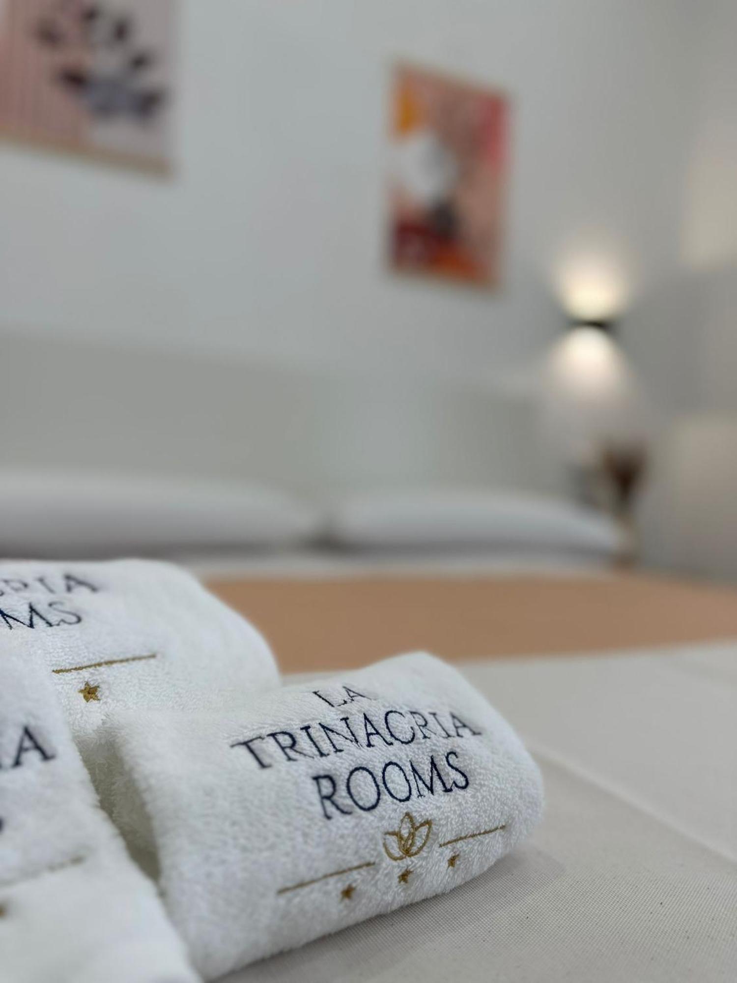 La Trinacria Rooms Trapani Exterior photo